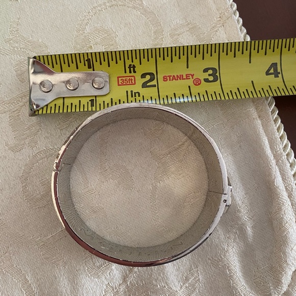 Alexander McQueen Skull Bangle - Picture 9 of 10